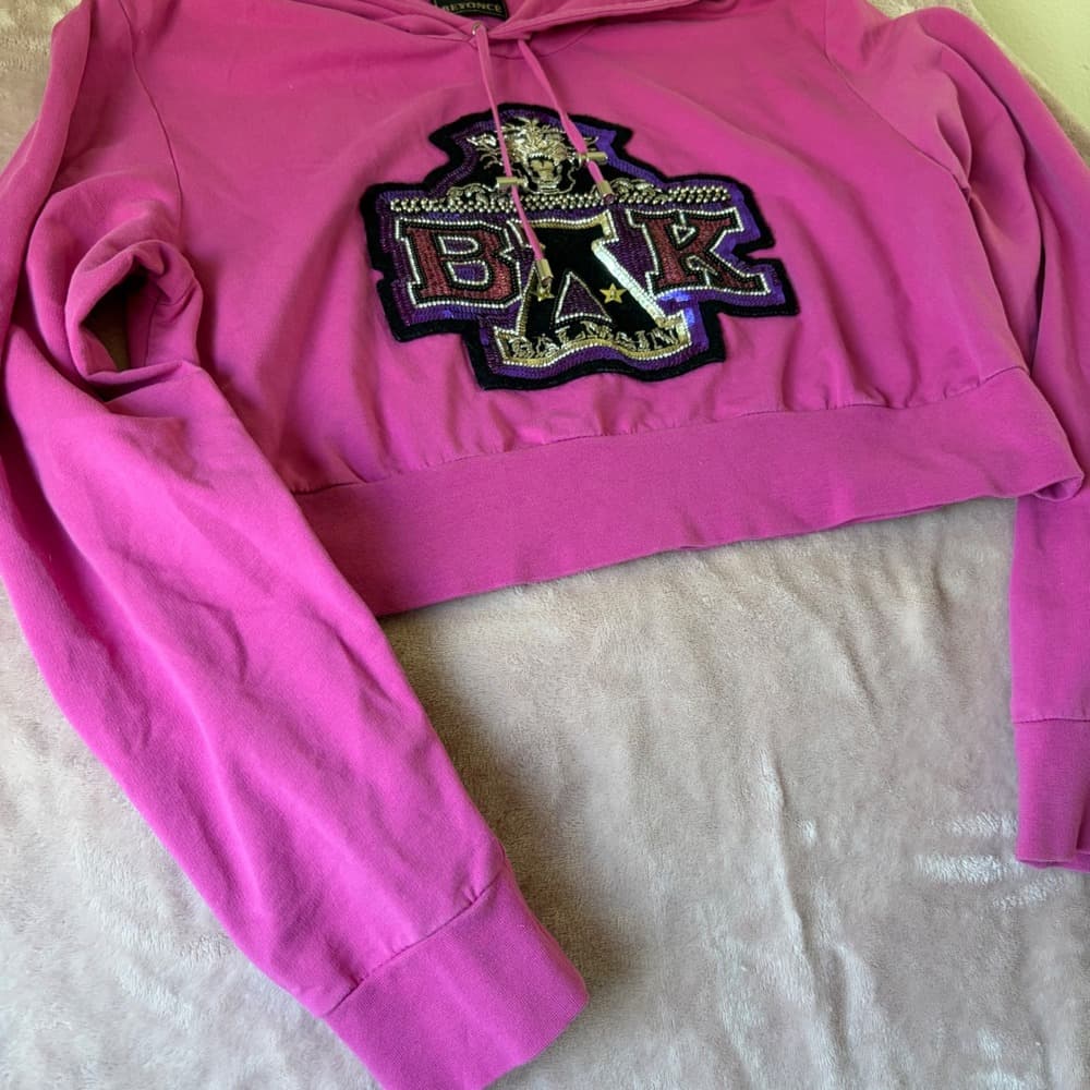 Balmain x Beyonce BAK Pink Cropped Hoodie Sequin Crest Womens Small — photo 3