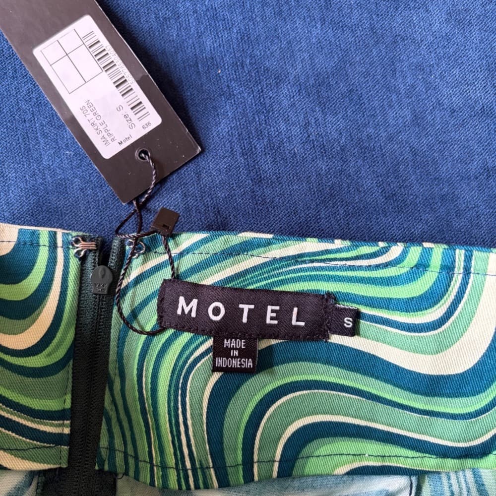 Motel Rocks Ima Skirt 70s Ripple Green Psychedelic Swirl Mini Skirt Womens Small — photo 1