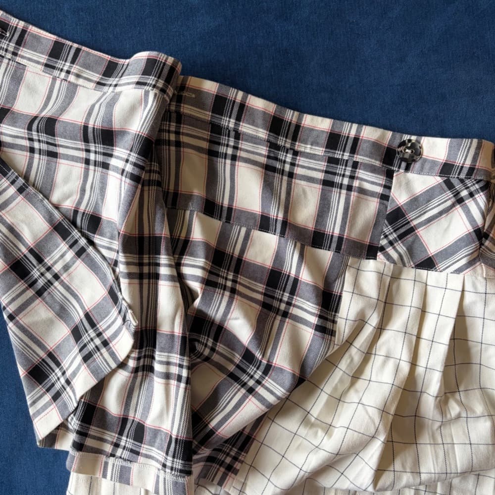 Urban Outfitters Plaid Mixed Print Pleated Mini Skirt Cream Black Red Size S NEW — photo 4