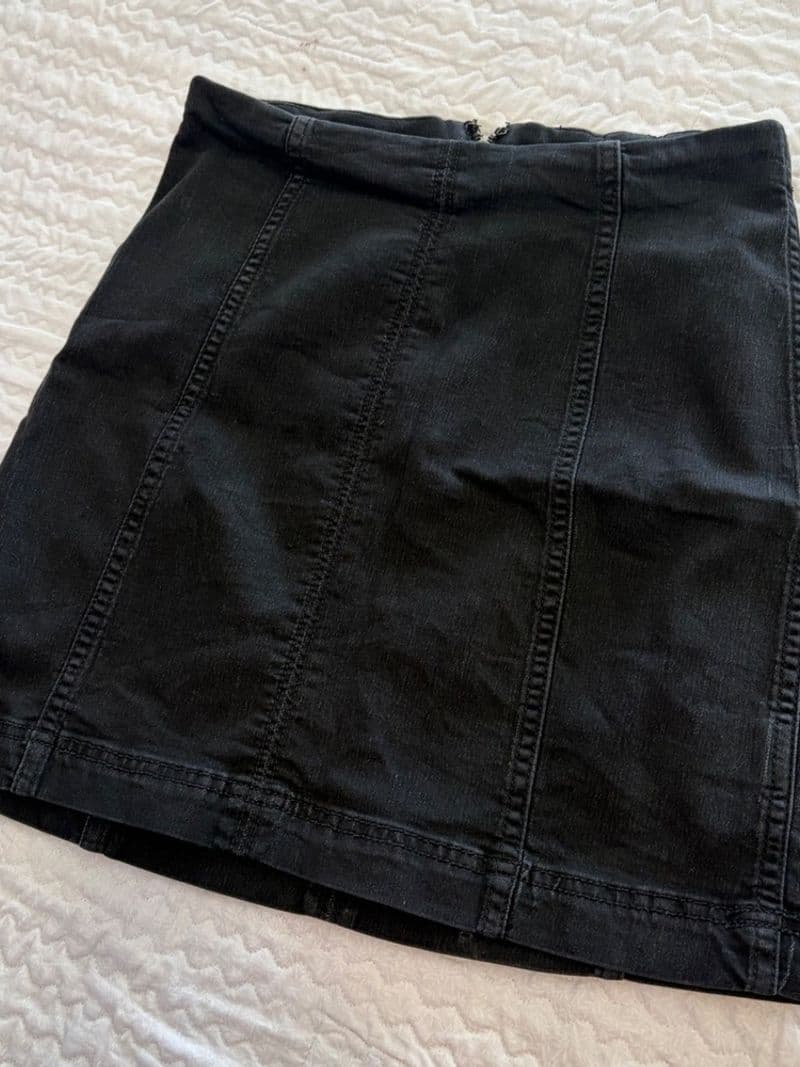 Free People Black Denim Mini Skirt High Waisted Seamed Back Zip Size 6 — photo 1