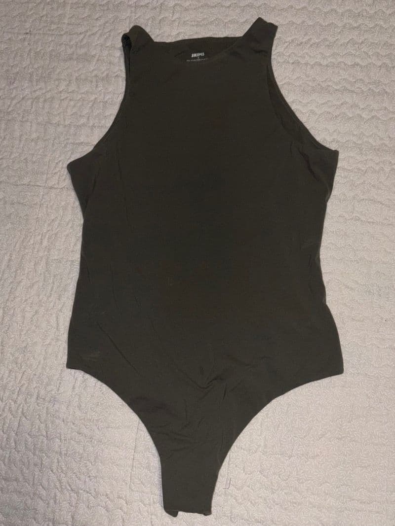 SKIMS Essential High Neck Thong Bodysuit Olive Green Sleeveless Size M — photo 1