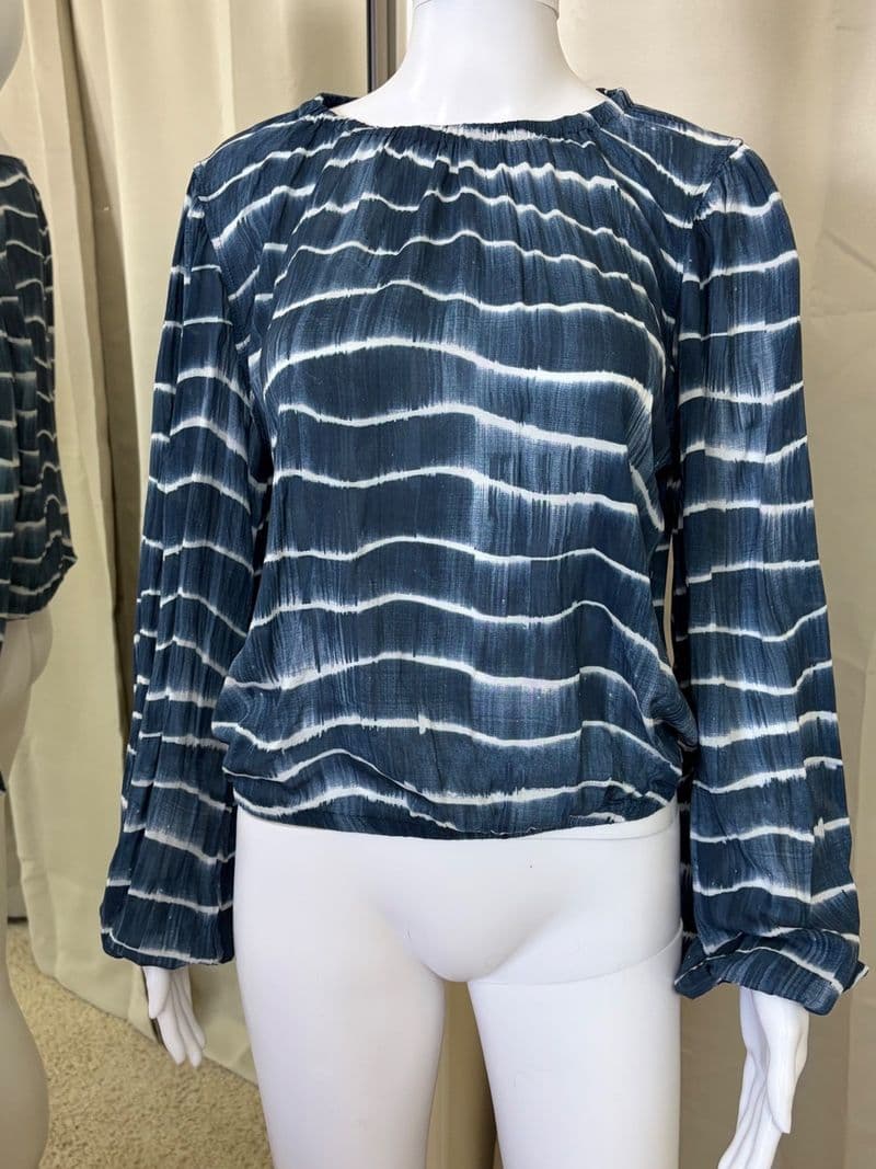 Bella Dahl Blue White Shibori Wave Stripe Blouse Long Sleeve Elastic Hem Small — photo 1