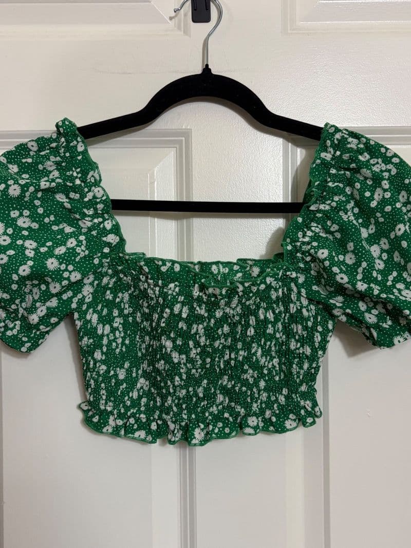 Princess Polly Green Daisy Floral Smocked Puff Sleeve Crop Top US 0 — photo 1