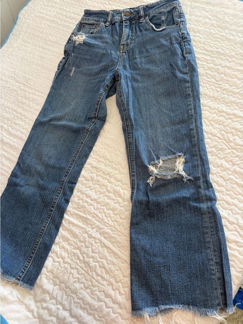 BDG Urban Outfitters Kick Flare High-Rise Cropped Distressed Jeans Blue Size 26 — photo 1