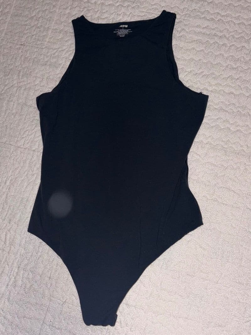 SKIMS Essential Crew Neck Thong Bodysuit Onyx Black Sleeveless Onyx Medium M — photo 1