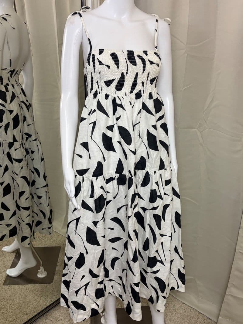 ASTR The Label Black Abstract Linen Smocked Midi Dress AC Womens Medium — photo 1