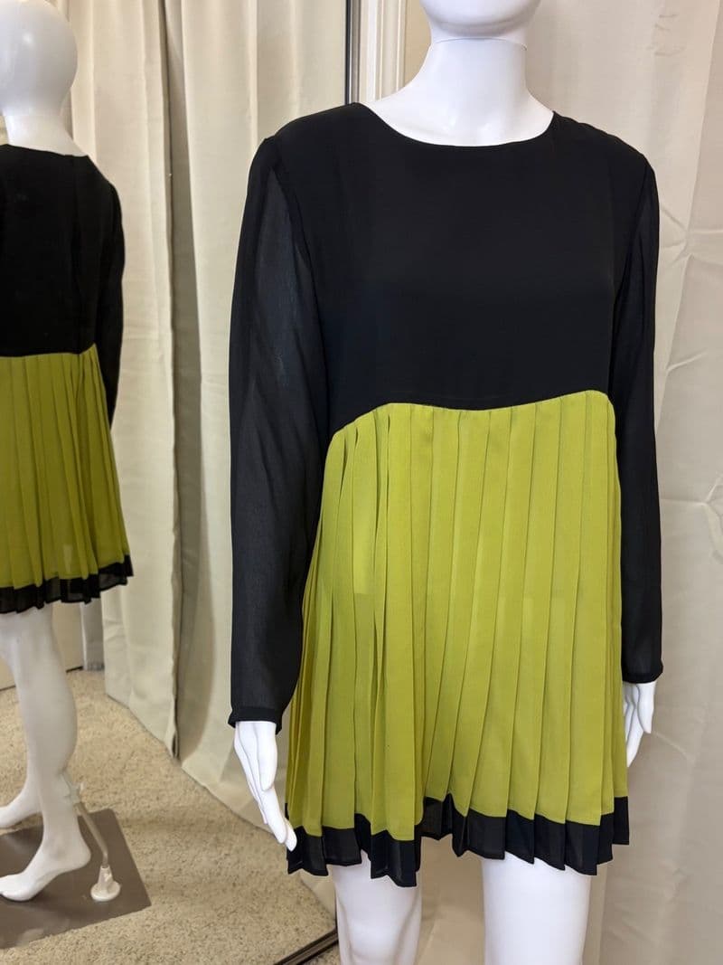 Vintage BCBG Paris Mini Dress Black Lime Green Pleated Colorblock Long Sleeve — photo 1
