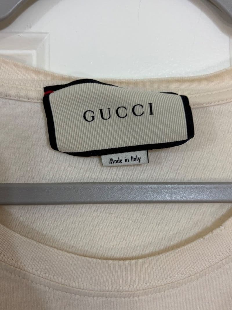 Gucci Mens Cream Cotton Stencil Logo Shoulder T-Shirt Made in Italy Size M — photo 1