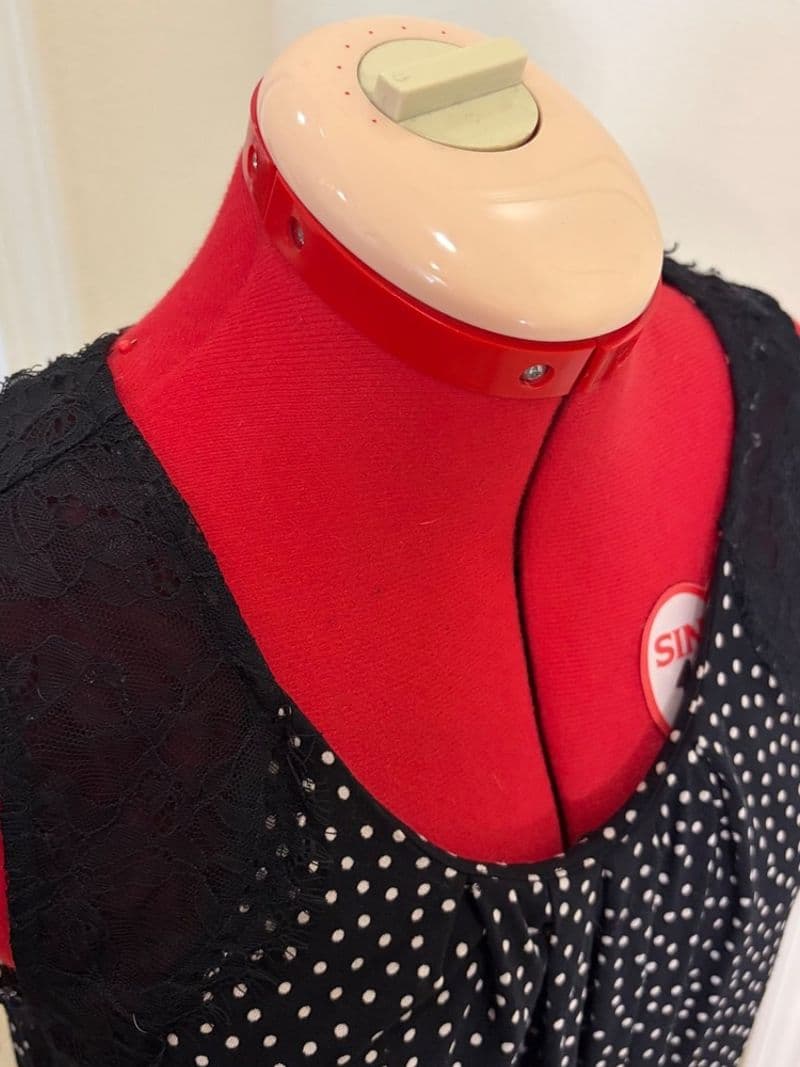 LOFT Ann Taylor Black White Polka Dot Lace Shoulder Sleeveless Blouse Medium — photo 1