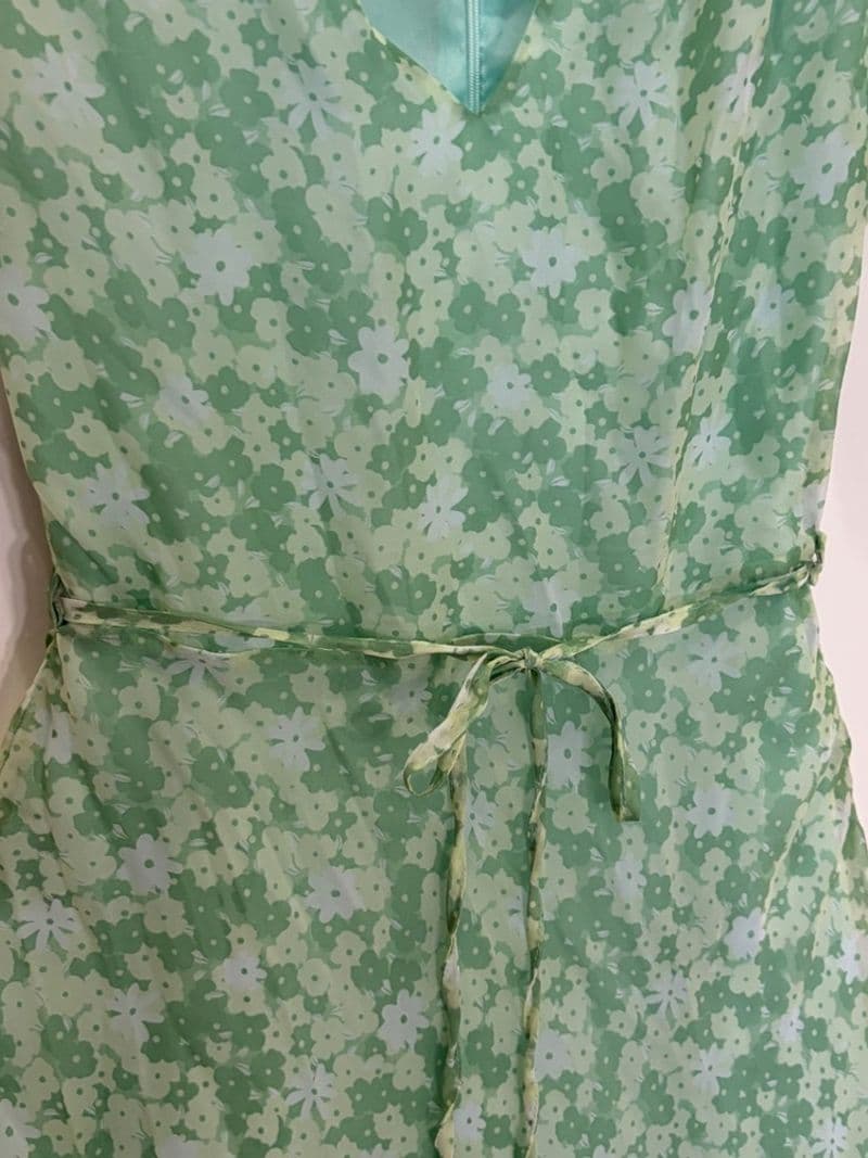 Glamorous Green Floral Mini Dress V-Neck Short Sleeve Tie Waist Size 2 — photo 1