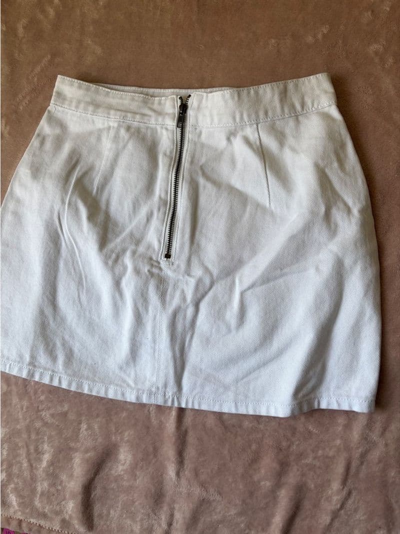 Lioness The Lola Mini Skirt White Denim High Waisted Front Slit Size US 6 M — photo 3