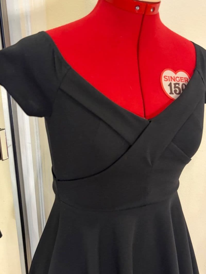 Lucy in the Sky Black V-Neck Skater Mini Dress Cap Sleeve Size S — photo 1
