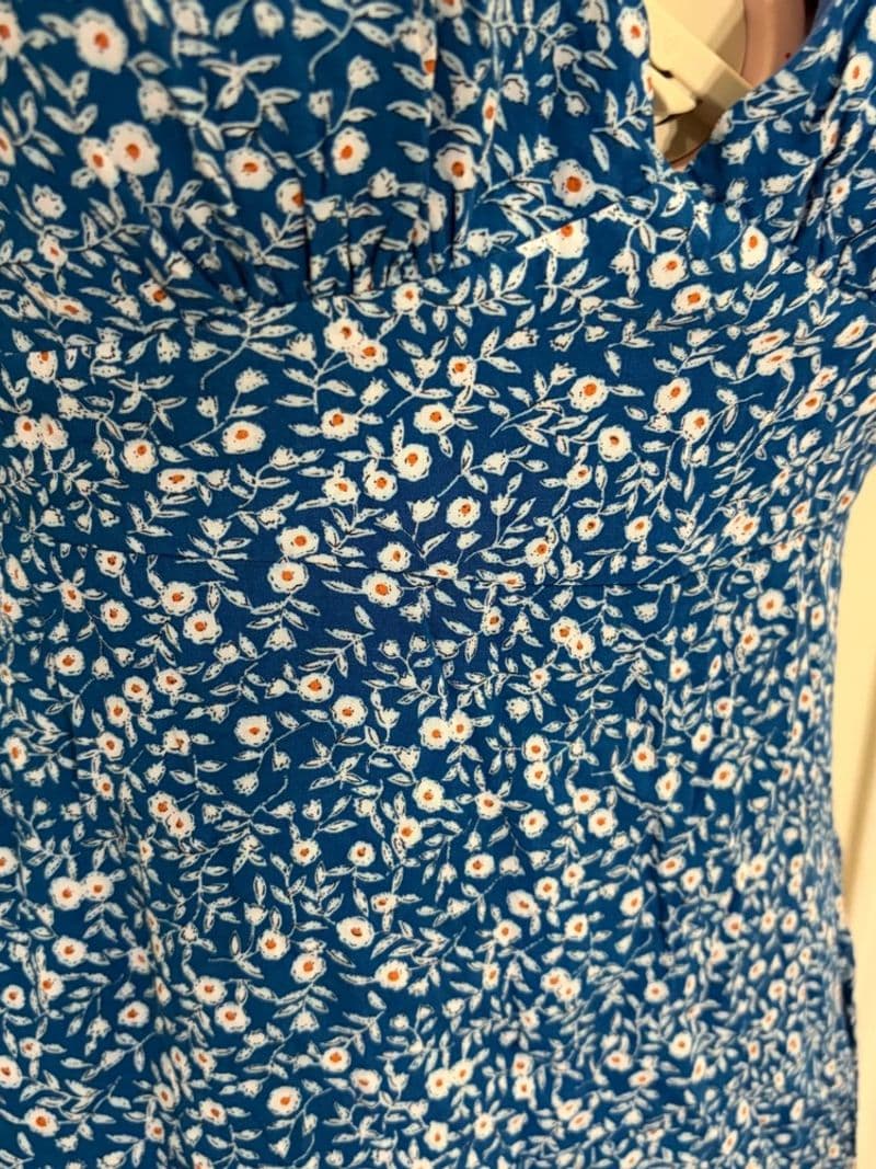 Princess Polly Blue Floral V-Neck Puff Sleeve Mini Dress Size US 4 — photo 1
