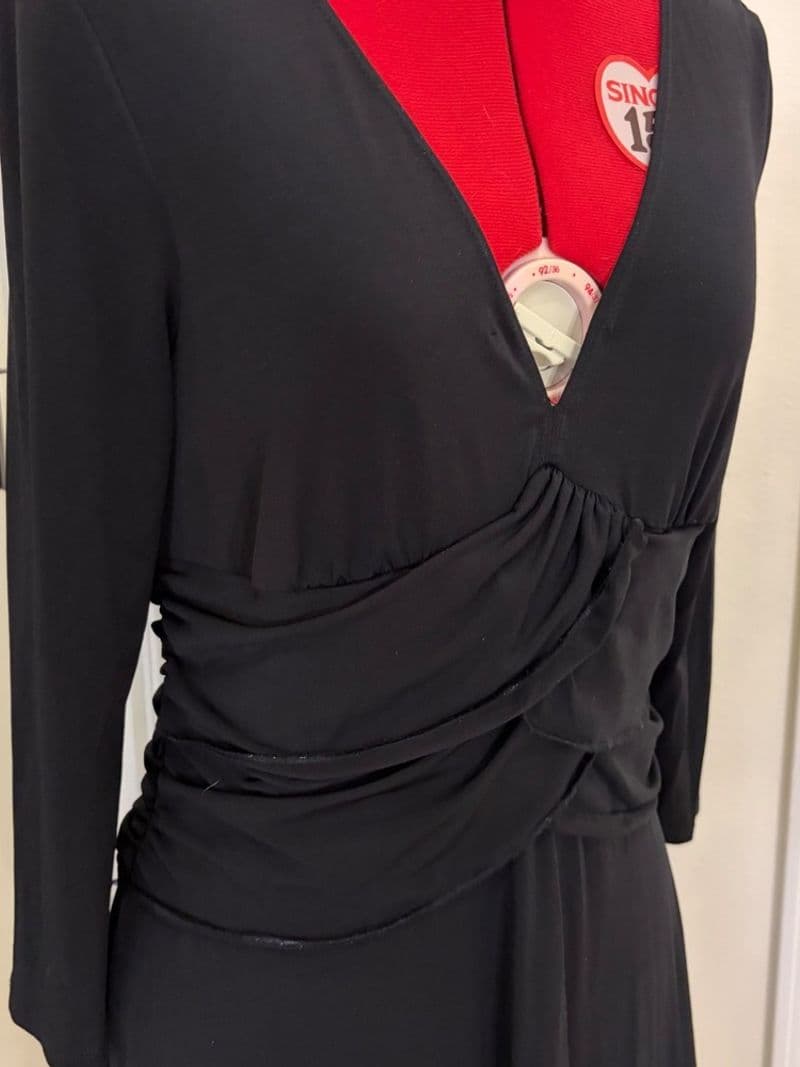 BCBG Paris vintage Womens Black V-Neck Ruched Waist 3/4 Sleeve Midi Dress Size M — photo 1