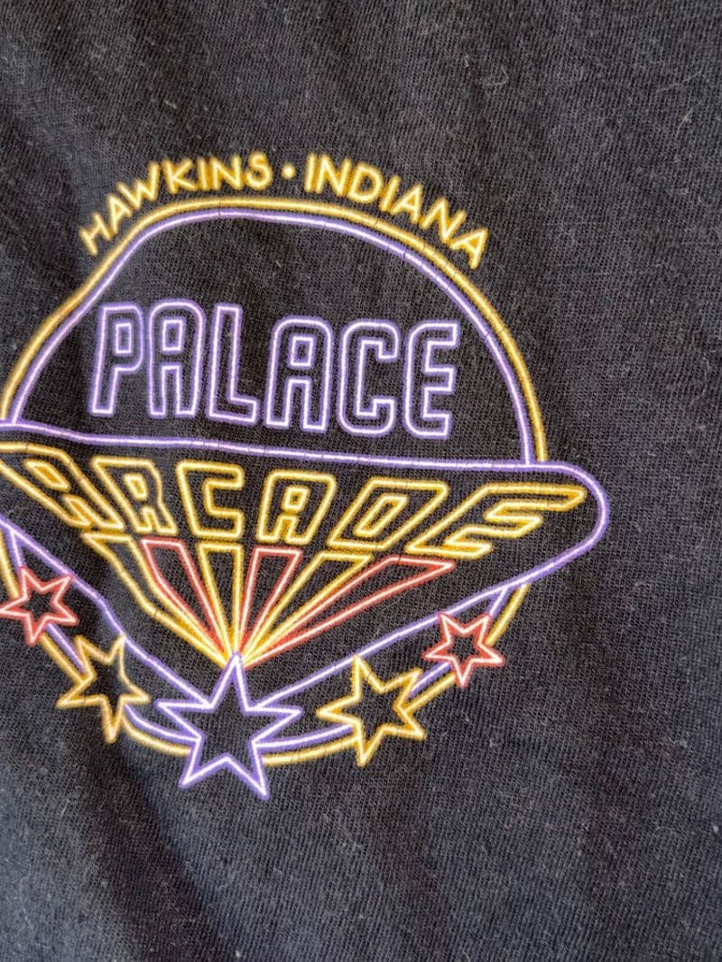Stranger Things Palace Arcade Graphic T-Shirt Black Hawkins Indiana Small — photo 1