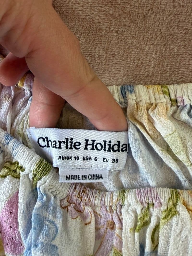 Charlie Holiday Girly Floral Smocked Puff Sleeve Top Square Neck Blouse Womens 6 — photo 1