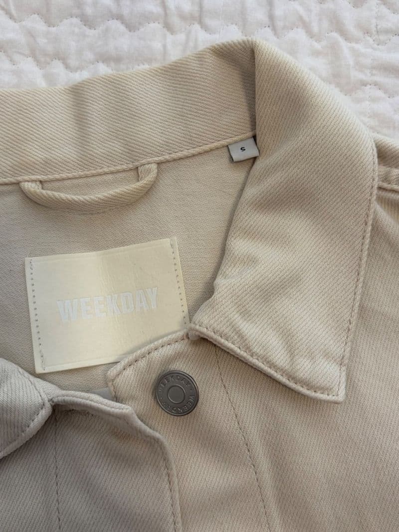 Weekday Dusk Denim Jacket Tinted Ecru Cream Boxy Cropped Trucker Mens Womens S — photo 1