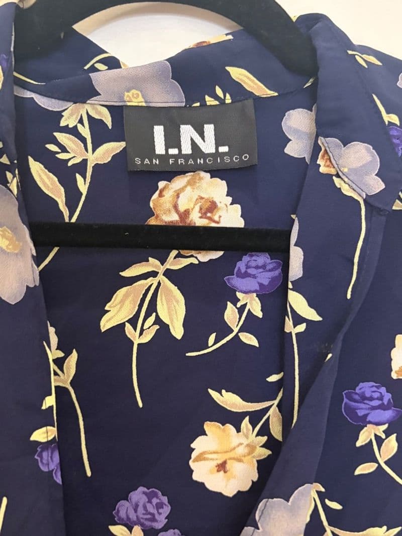 I.N. San Francisco Navy Floral Tie Front Crop Top Short Sleeve Blouse Small — photo 1