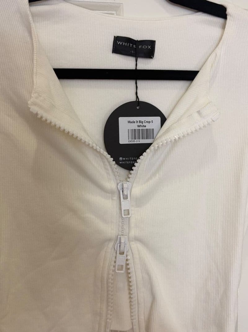White Fox Made It Big Crop Top White Ribbed Long Sleeve Double Zip Small NWT — photo 1