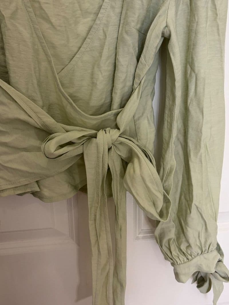 Mint Vanilla Sage Green Wrap Top Balloon Sleeve Tie Cuff V-Neck Blouse Sz 10 — photo 1